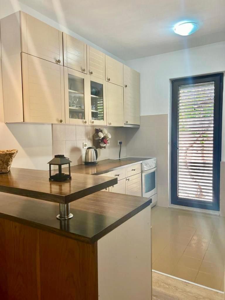 Kamelija Holiday home *